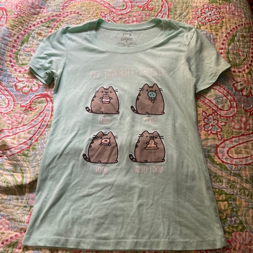 Pusheen T shirt